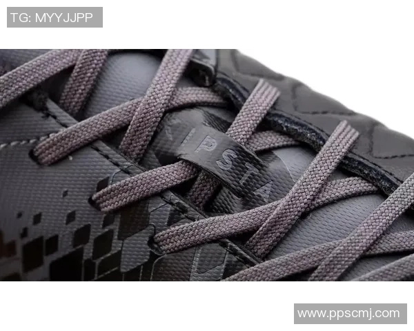 足球明星亲自制作个性化鞋垫视频揭秘运动员的独特风格与舒适体验